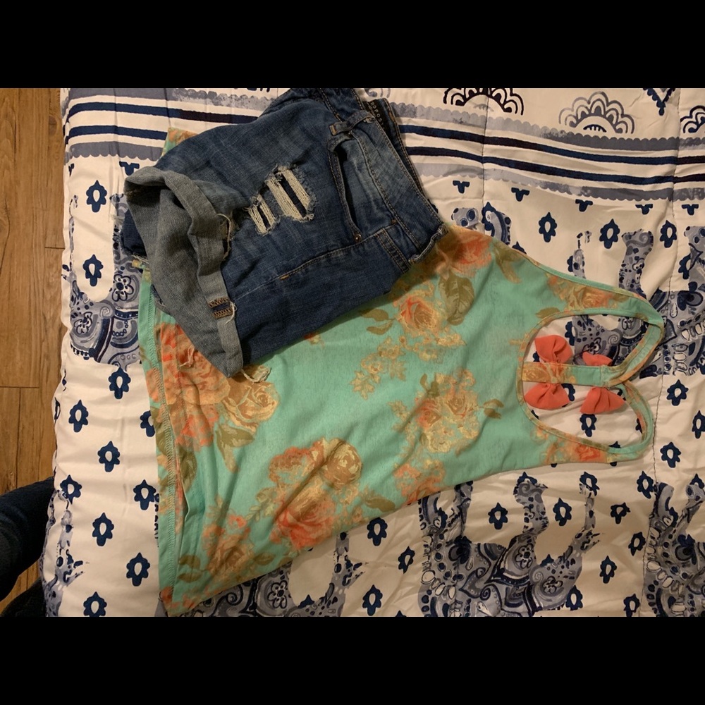 Three bows on tank top!